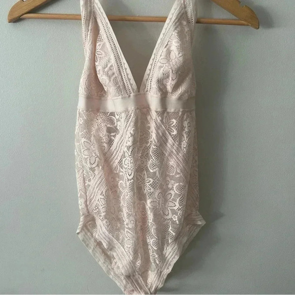 Aerie baby pink blush lace lingerie bodysuit M - Picture 3 of 7